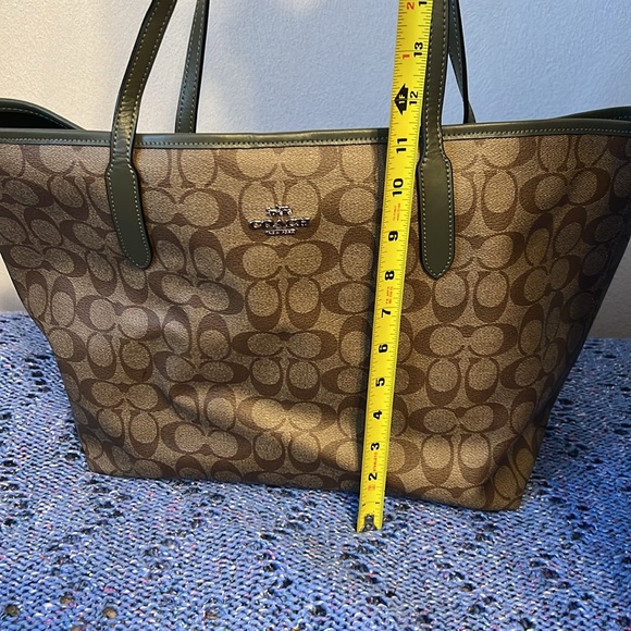 Need a great Coach bag, here it is! - Picture 6 of 6